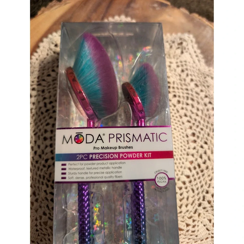 NIB MODA Prismatic Pro Makeup Brushes 2PC Precision Powder Kit Oval Brushes